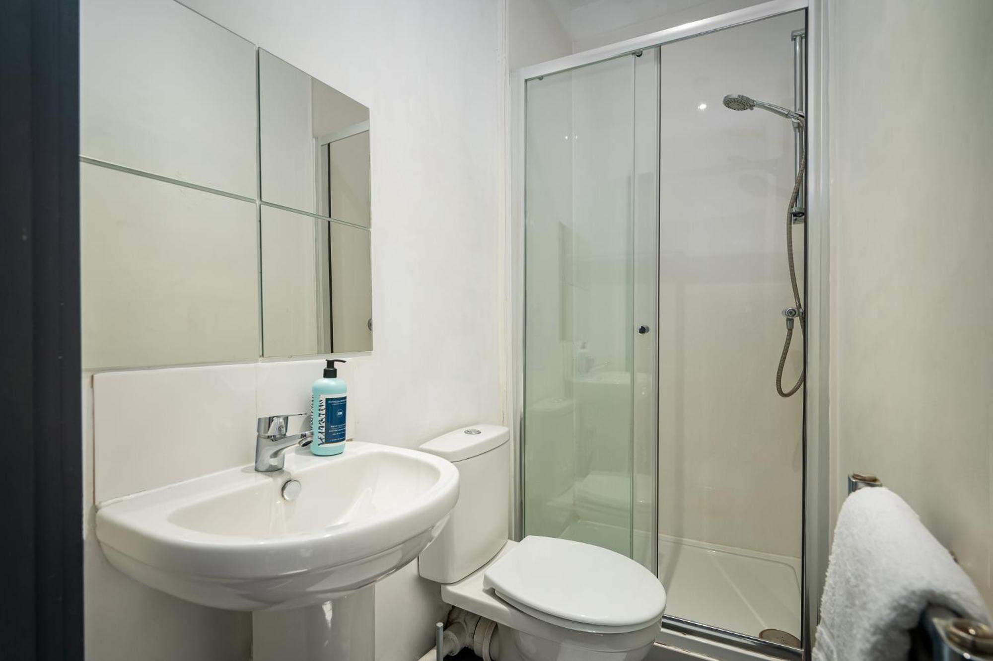 Private En-Suite Room - Shared Living Space & Kitchen - Wakefield - Central المظهر الخارجي الصورة